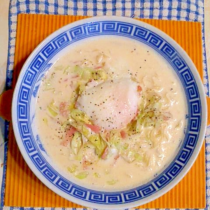 カルボナーラの豚骨ラーメン♪